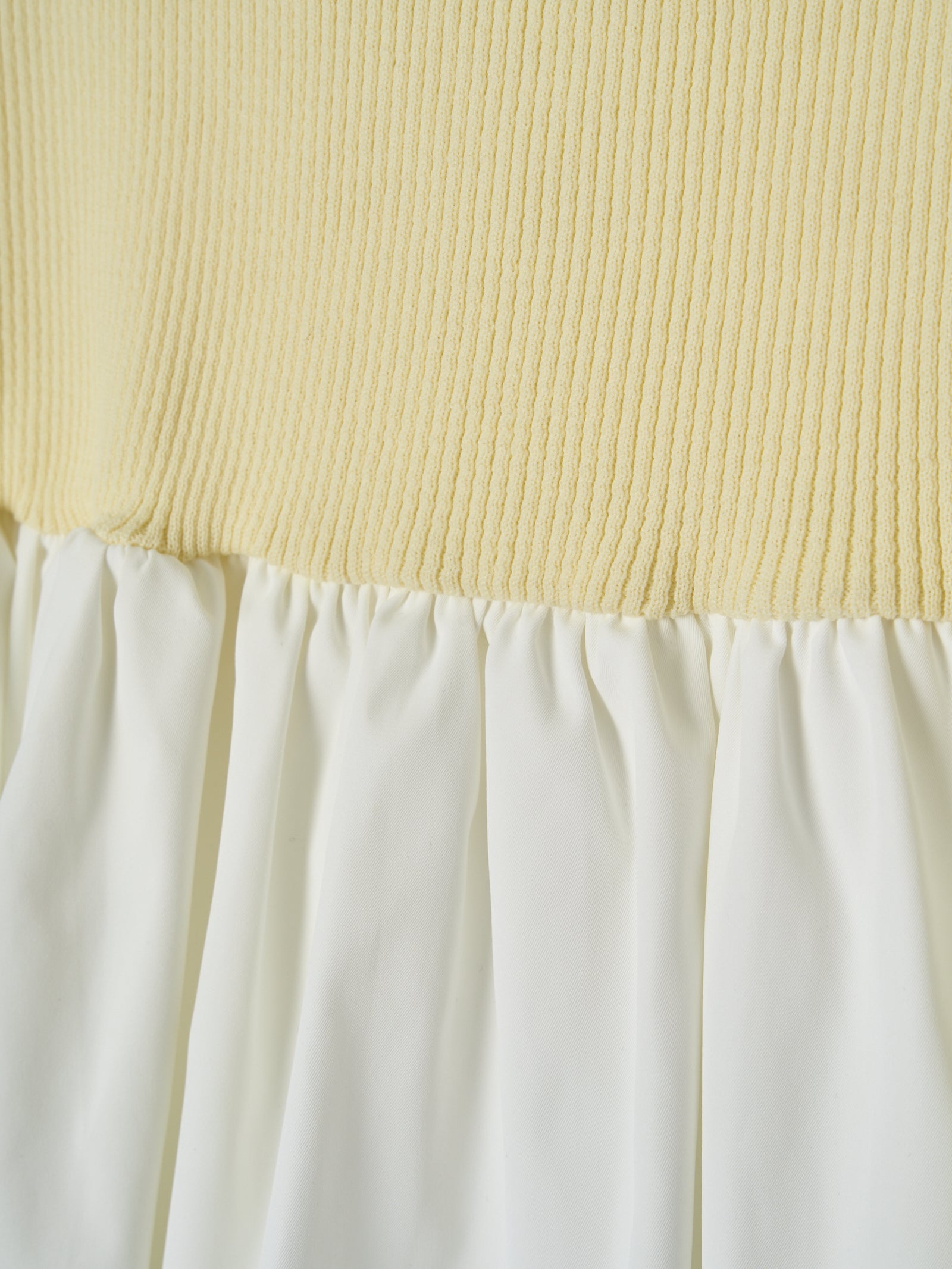 スクエアネックバルーントップス