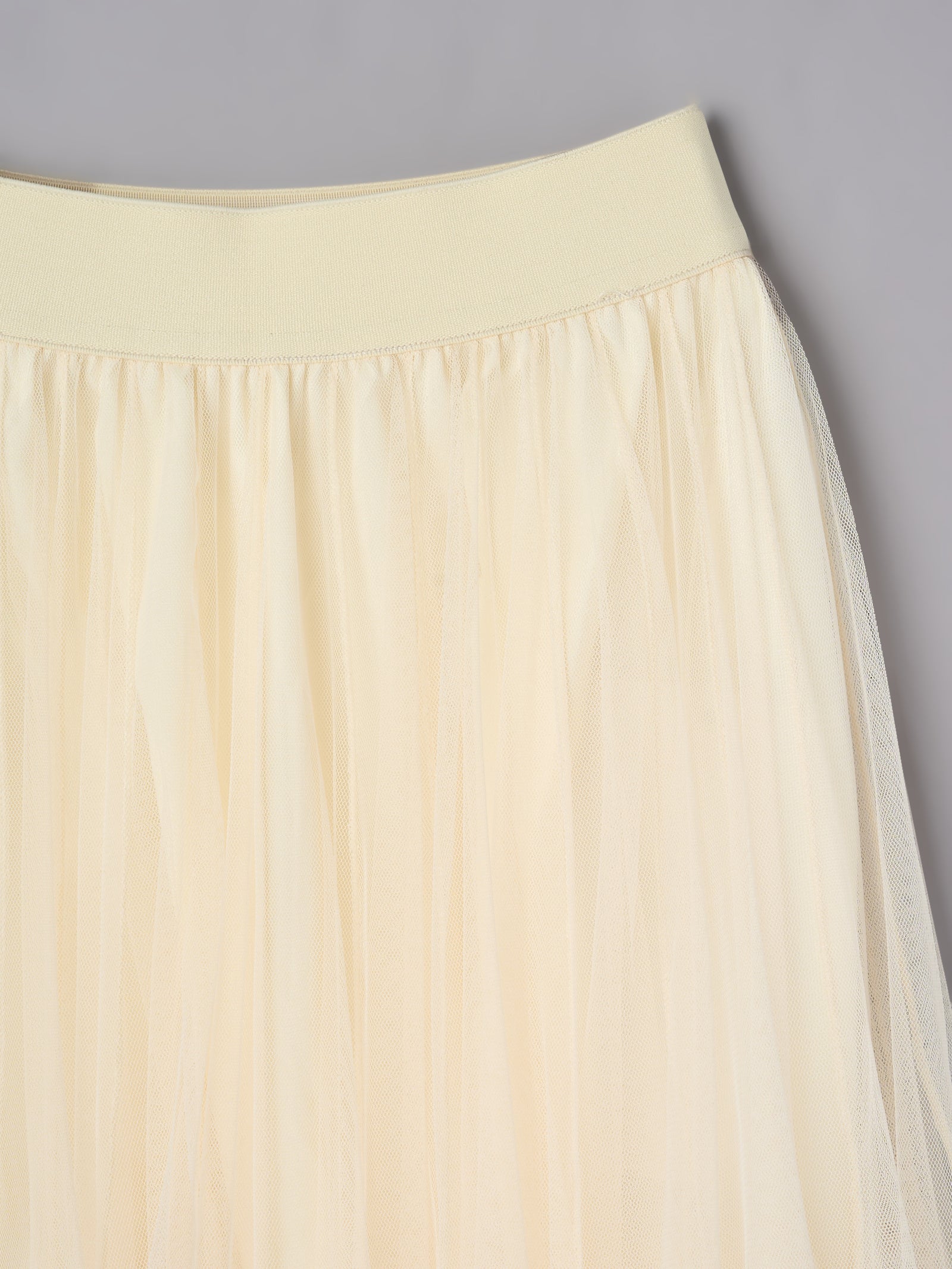 ボリュームロングチュールスカート