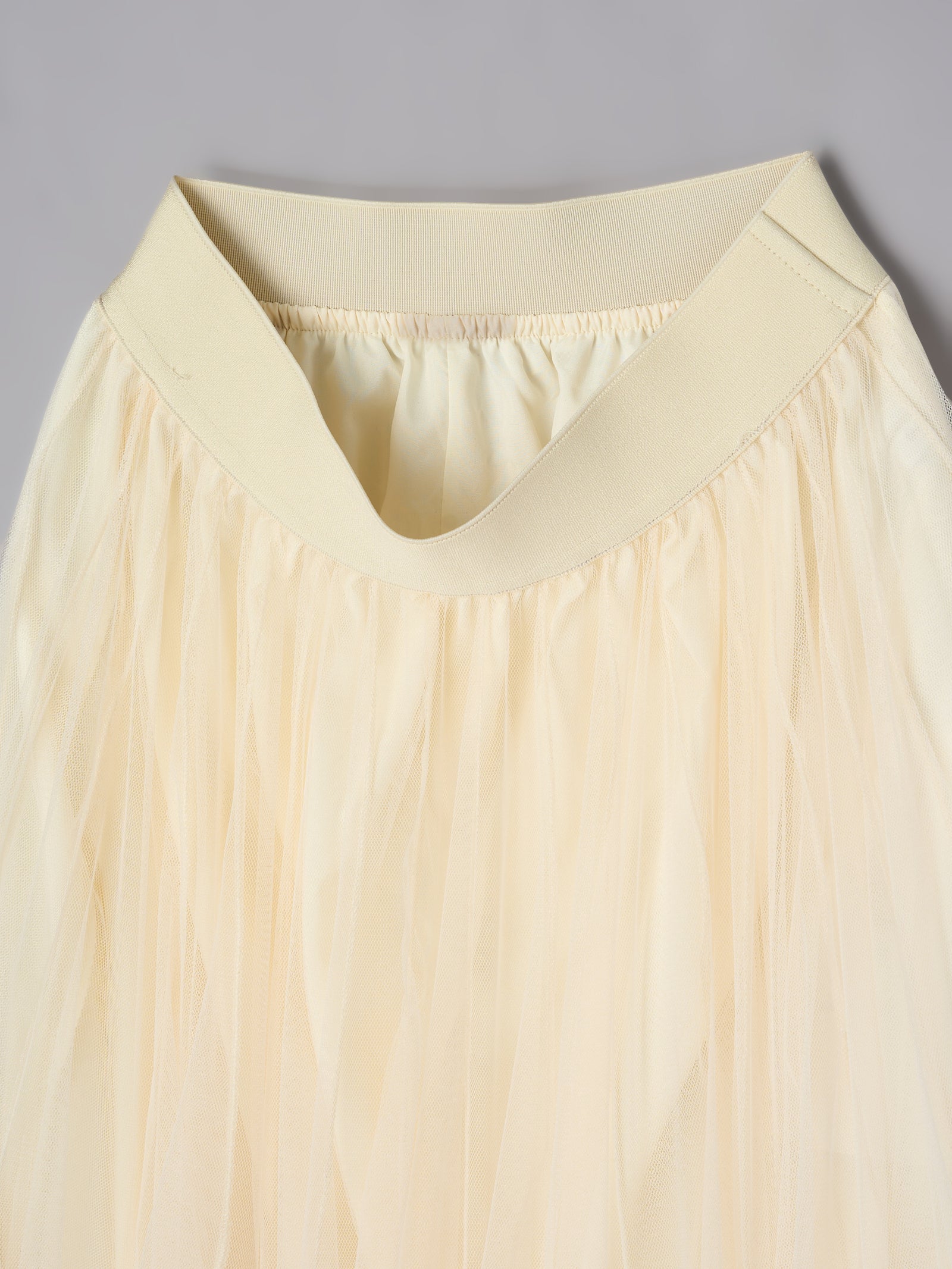 ボリュームロングチュールスカート