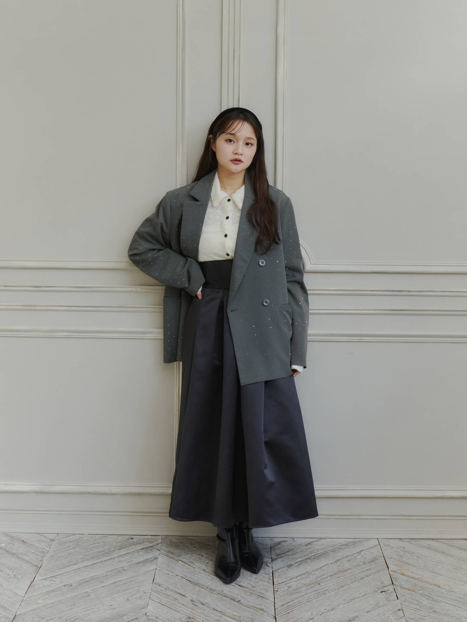 サテンタックロングスカート