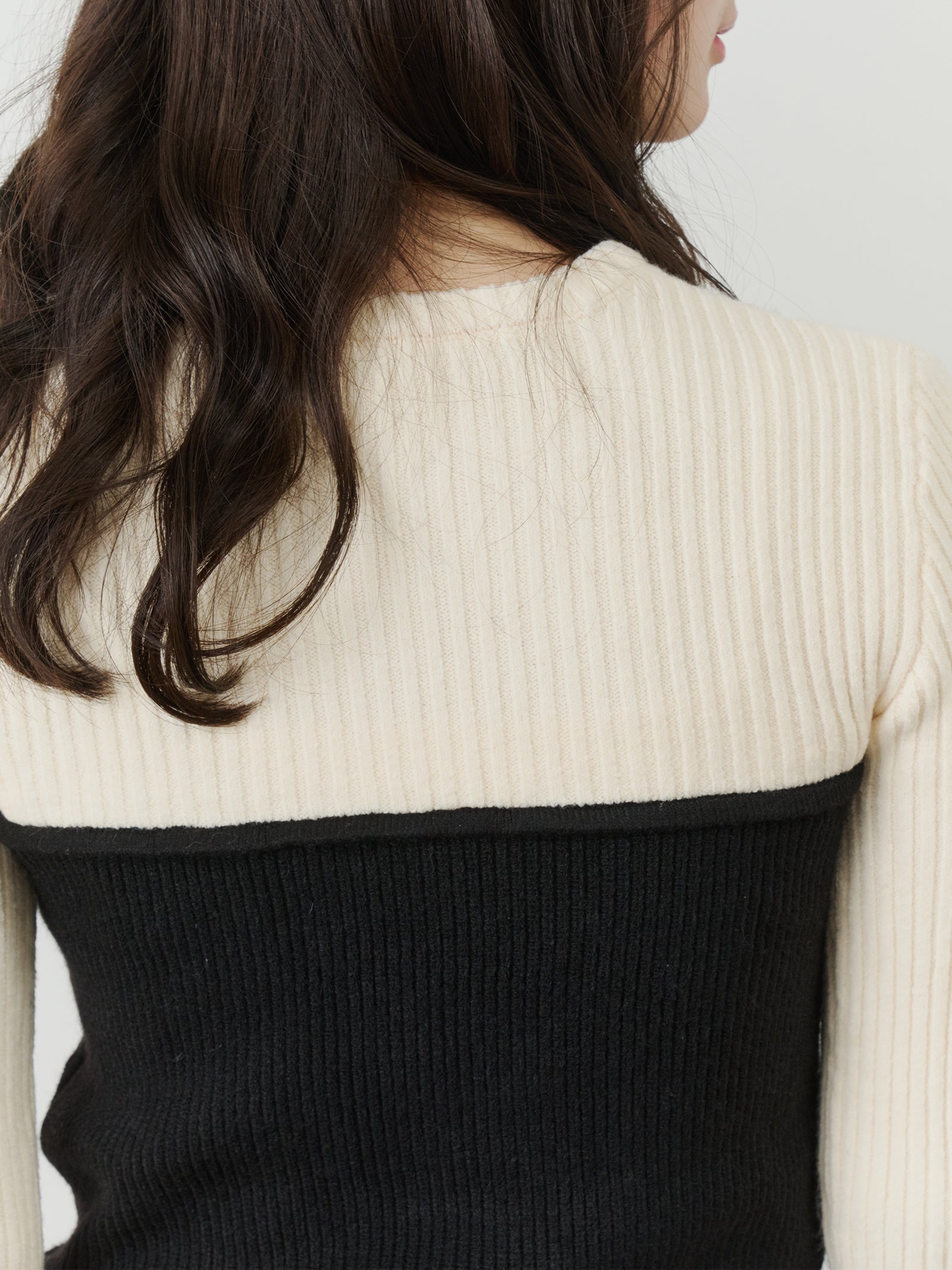 バイカラードッキングニット