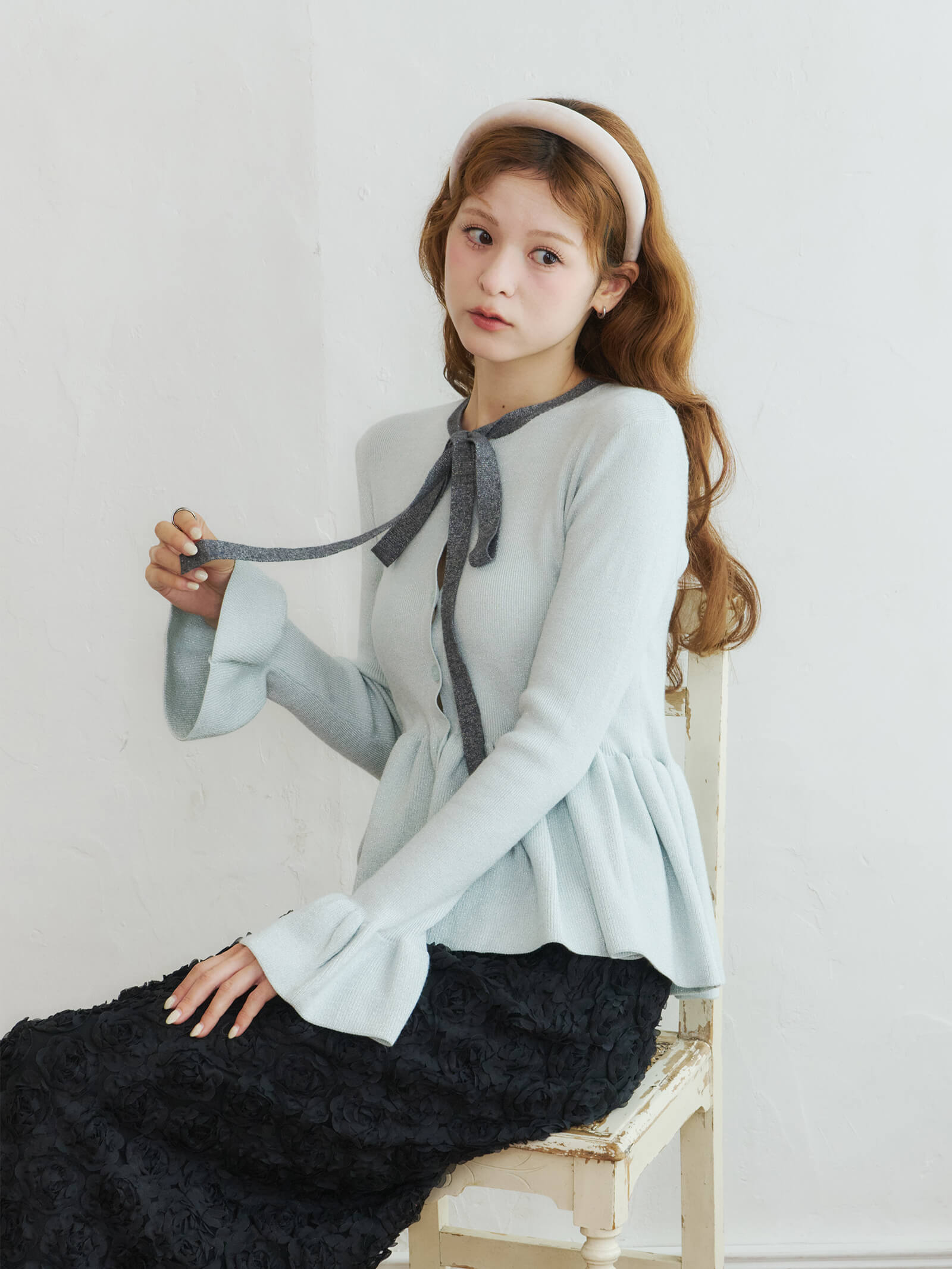 【coordinate】バイカラーペプラムリボンラメニット+フラワーIラインスカート