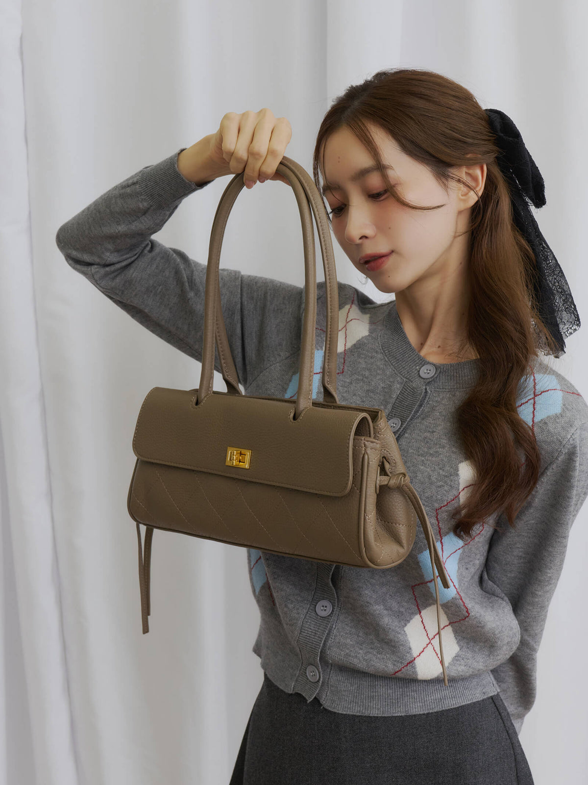 ソフトキルティングショルダーバッグ