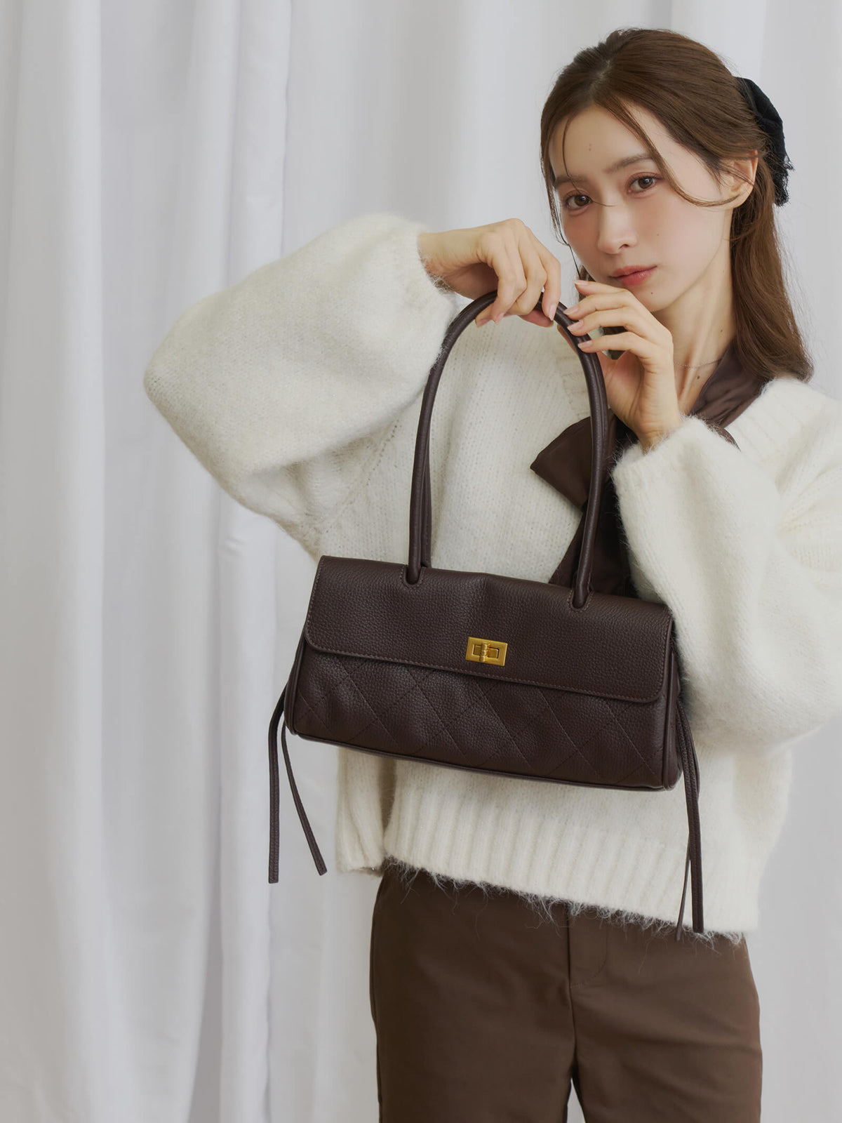 ソフトキルティングショルダーバッグ