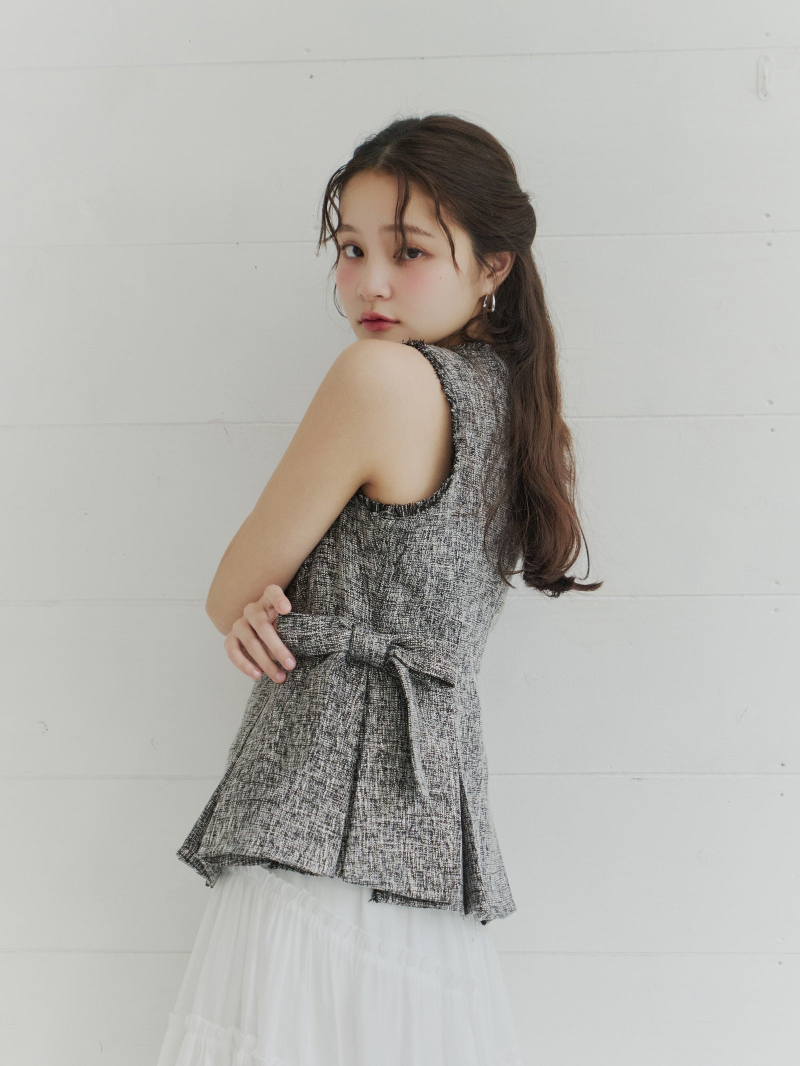 ツイードペプラムリボントップス