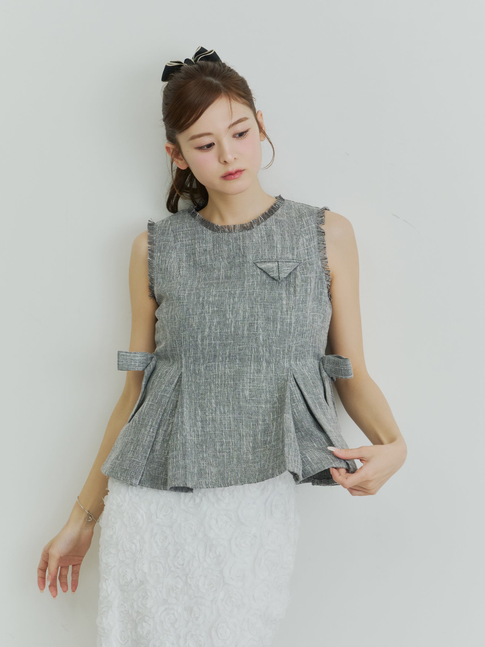 ツイードペプラムリボントップス