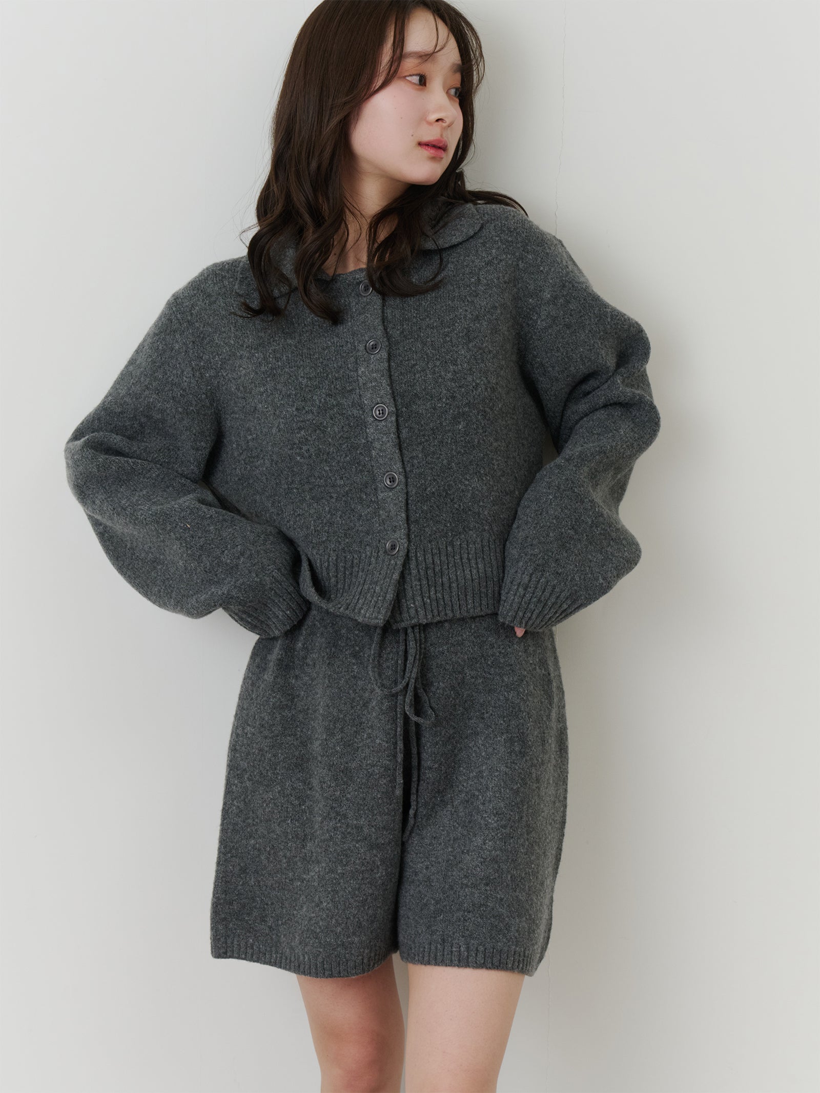 ダークグレー クロップドニットカーディガン SET_5%OFF】クロップドニットカーディガン+メランジニットショートパンツ