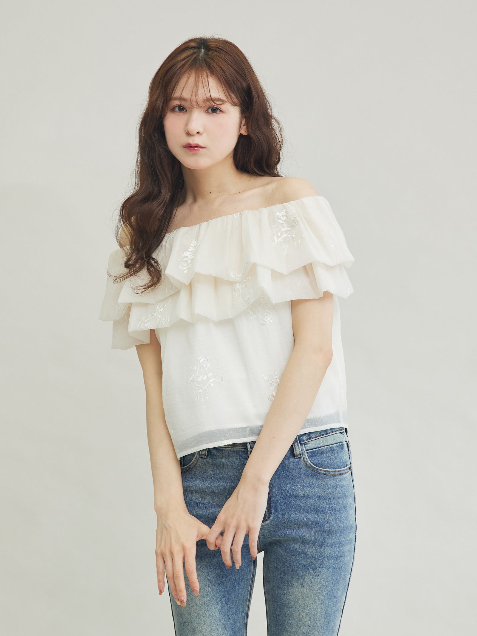 贈り物 エンブロイダリーフラワーオフショルブラウス 服、靴