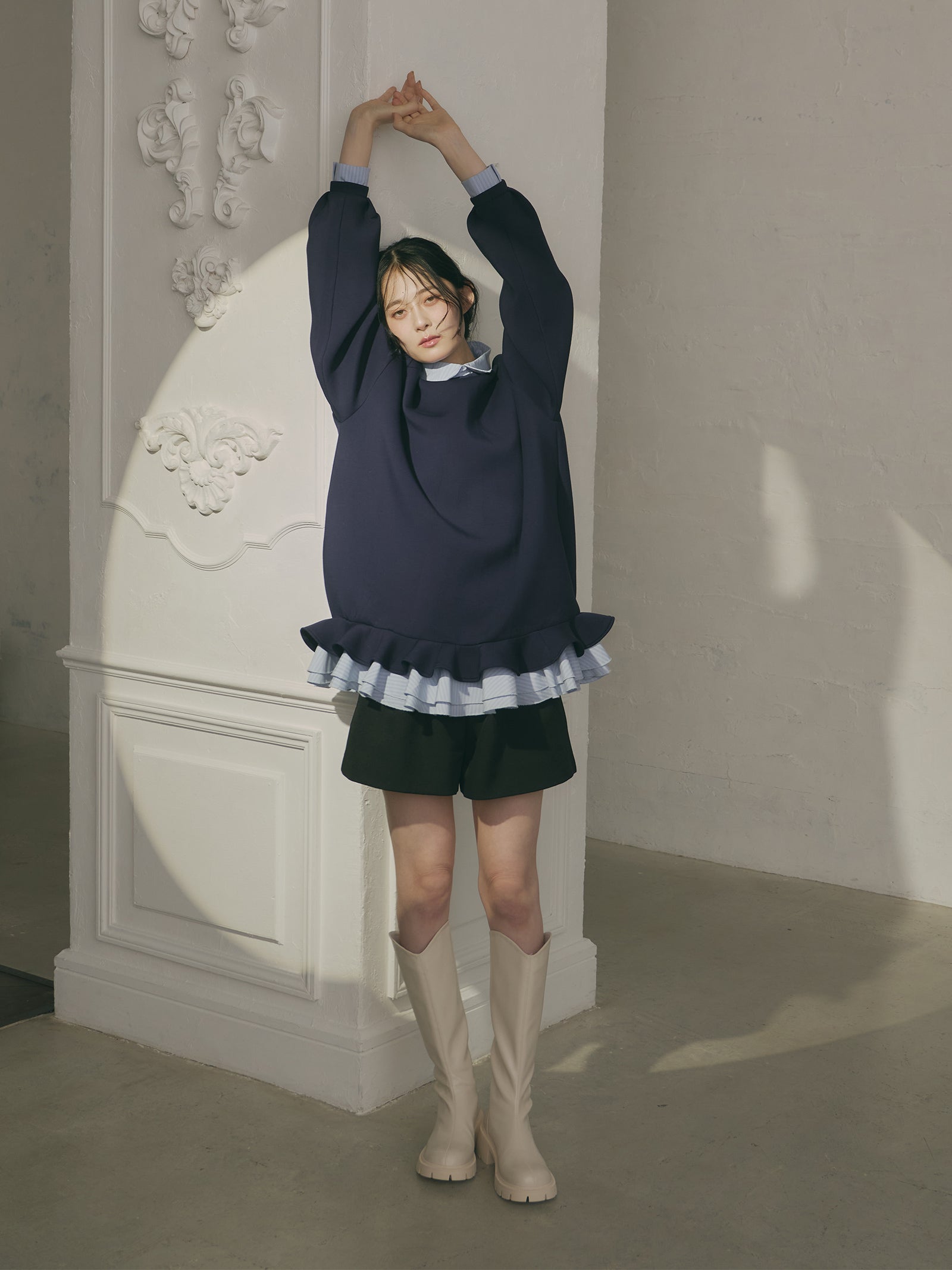 Olu.　フリルレイヤードダンボールスウェット フリルレイヤードダンボールスウェット（スウェット）｜Olu