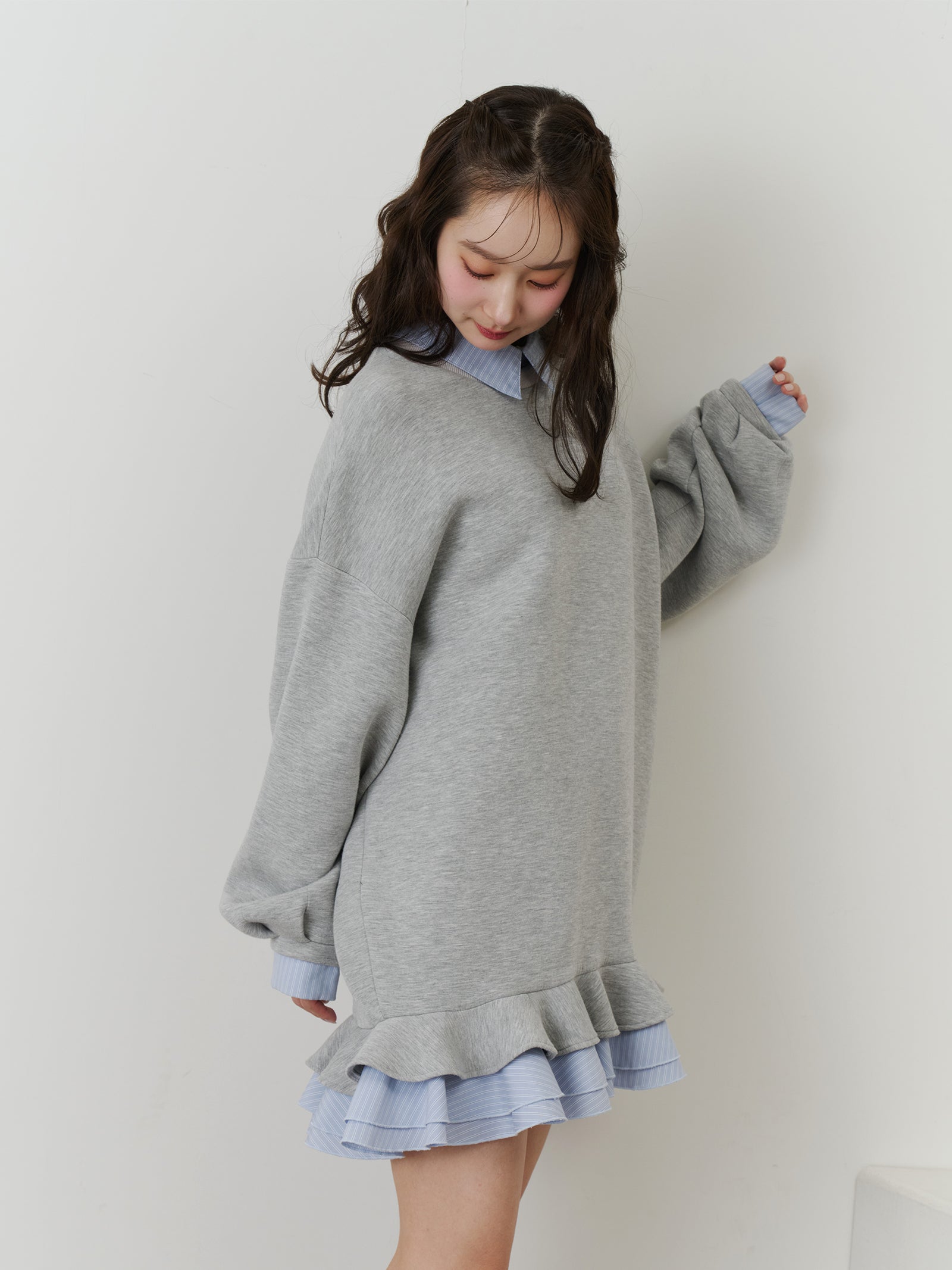 フリルレイヤードダンボールスウェット