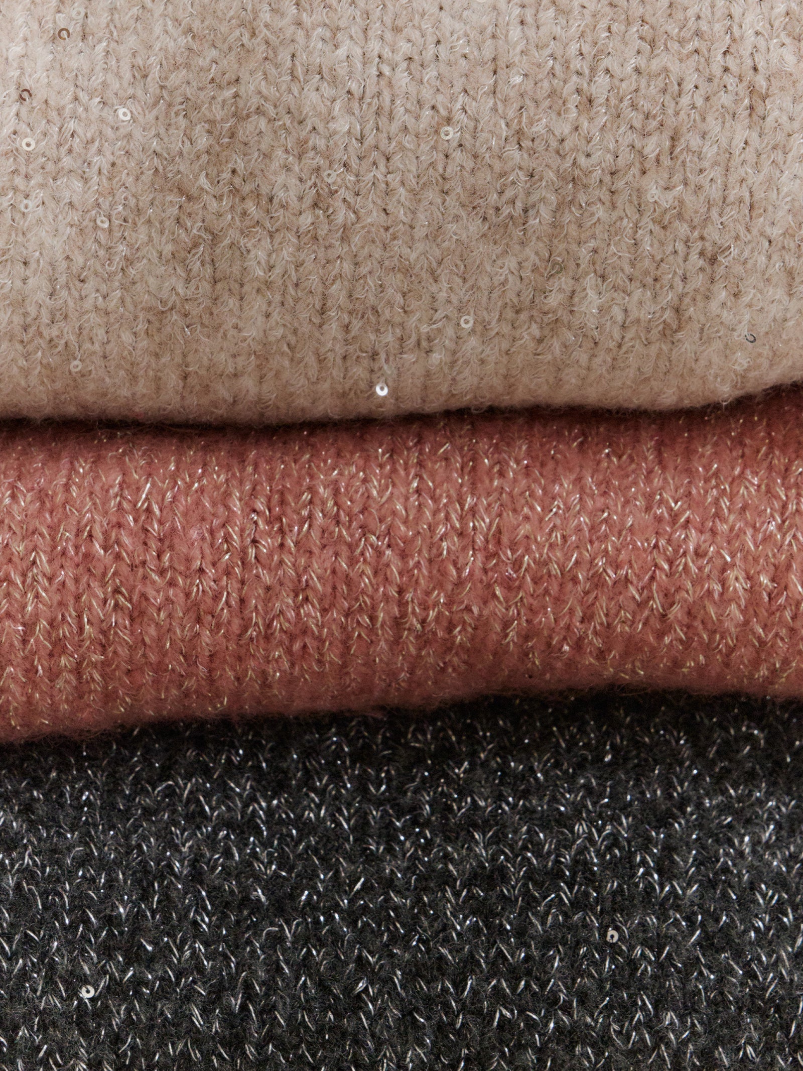 スパンコールタートルニット