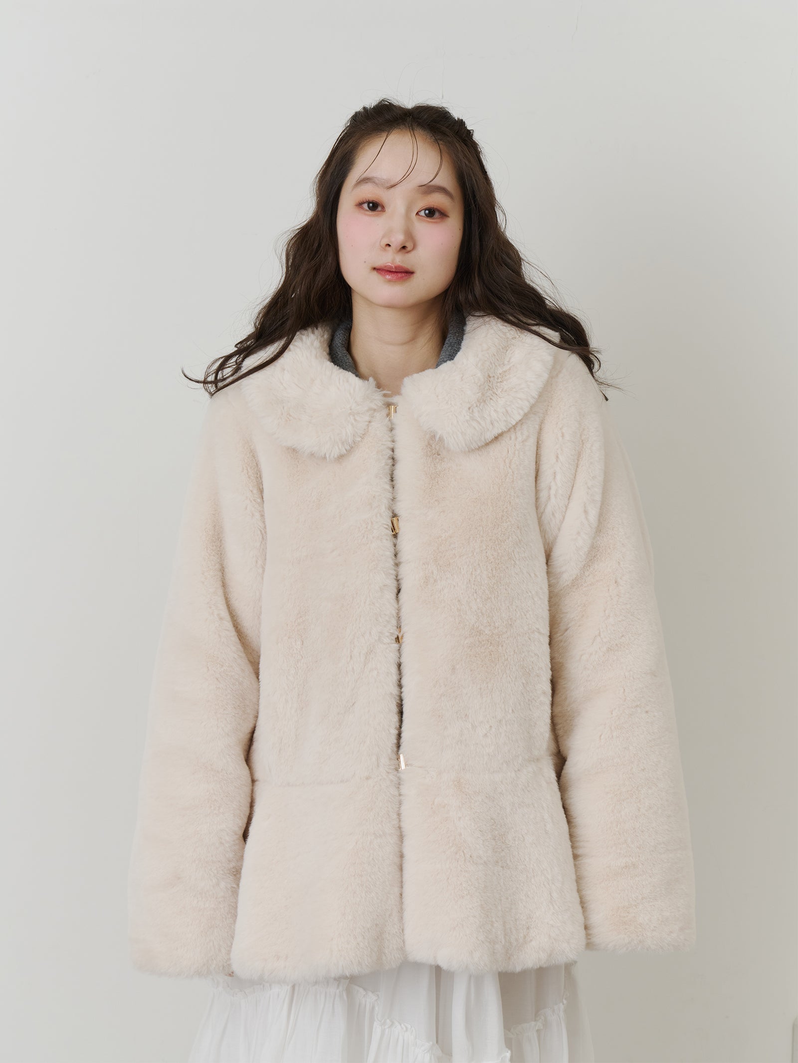 olu. フラッフィーラウンドカラーペプラムファーコート フラッフィーラウンドカラーペプラムファーコート