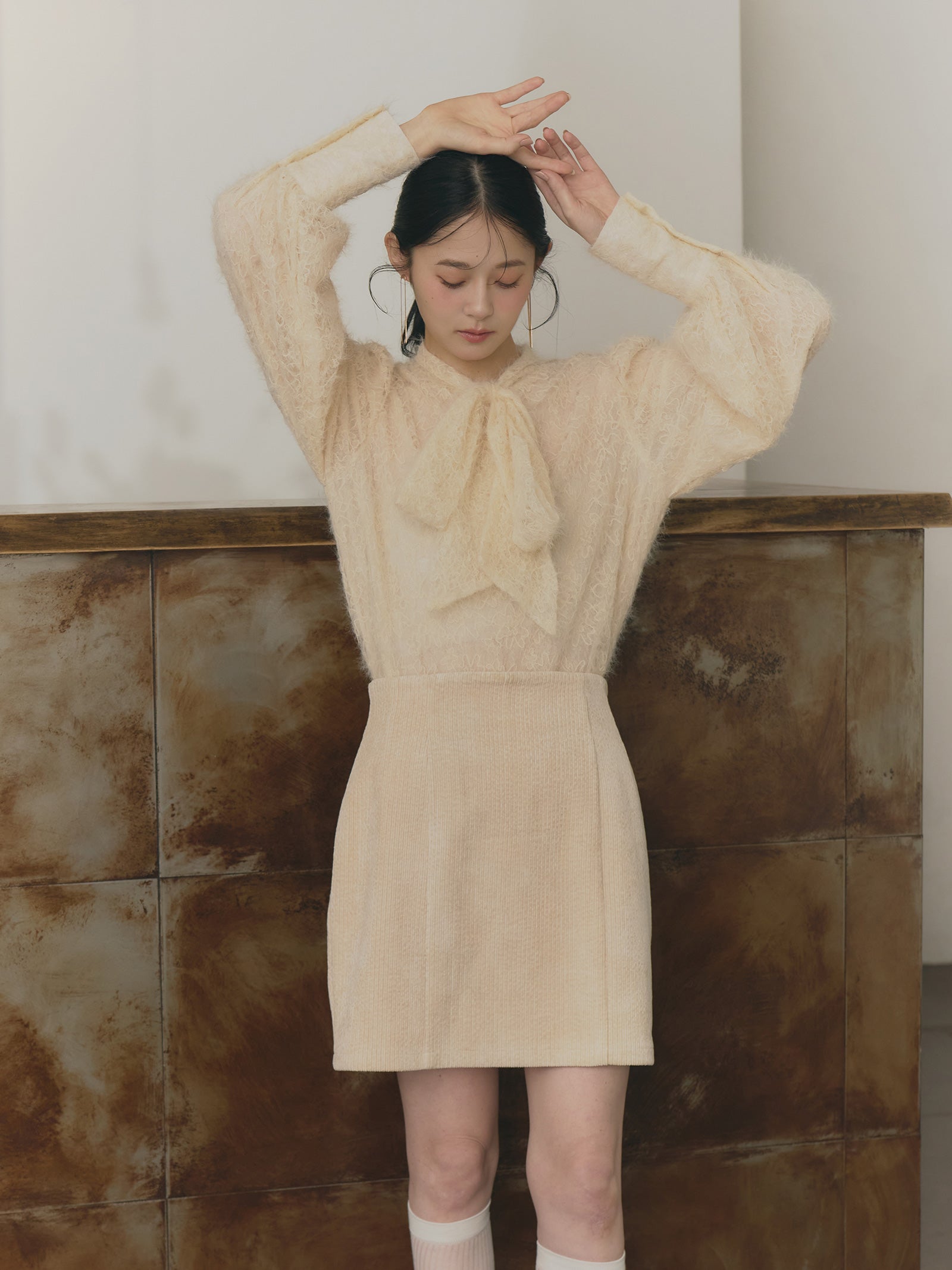 スパンコールレースリボンタイブラウス