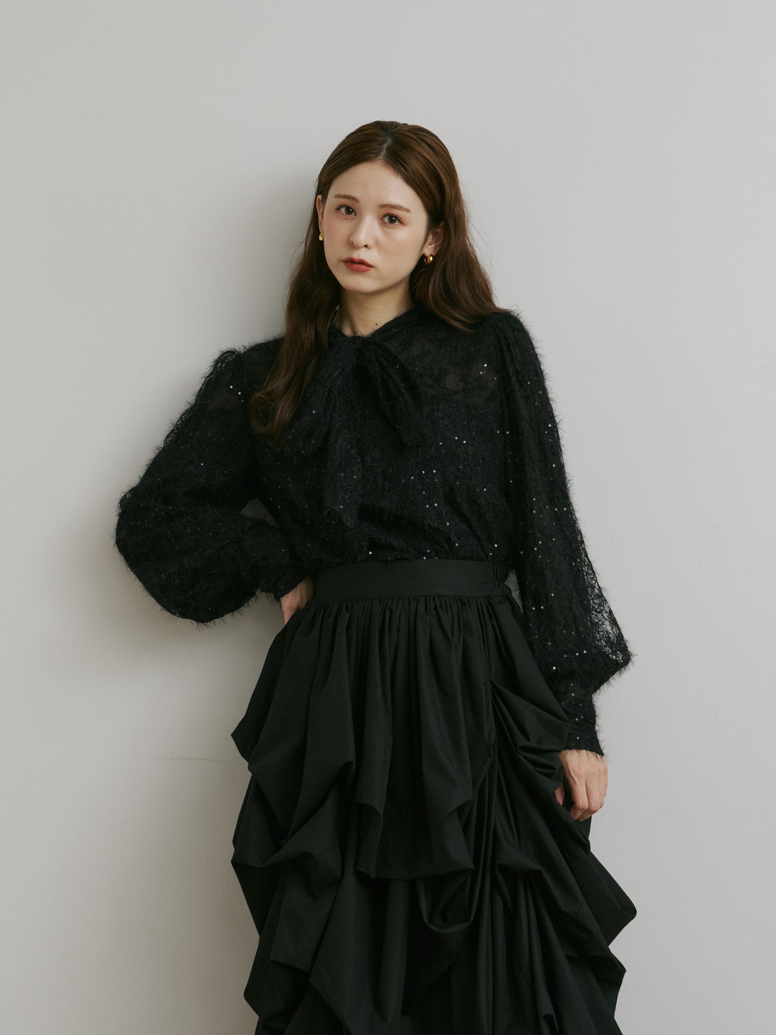 【新品未使用・タグ付き】Olu. スパンコールレースリボンタイブラウス スパンコールレースリボンタイブラウス