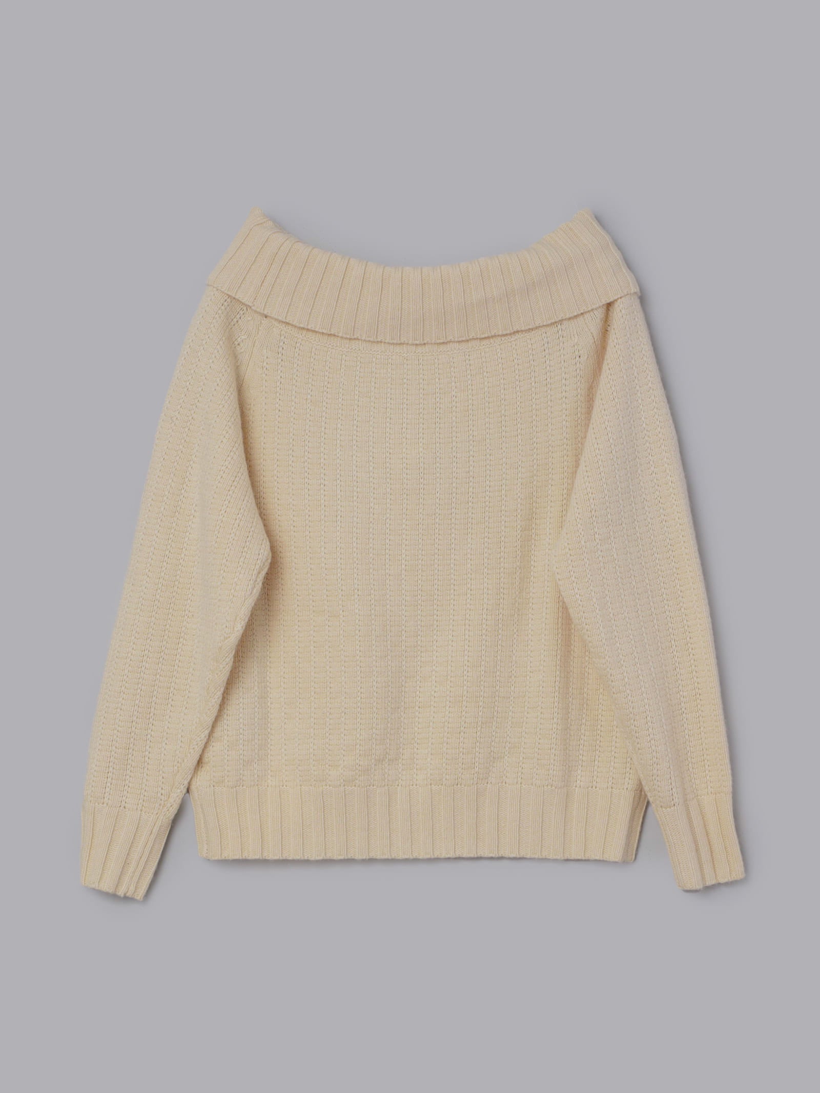 オフショルダーケーブルニットトップス