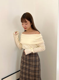 オフショルダーニット