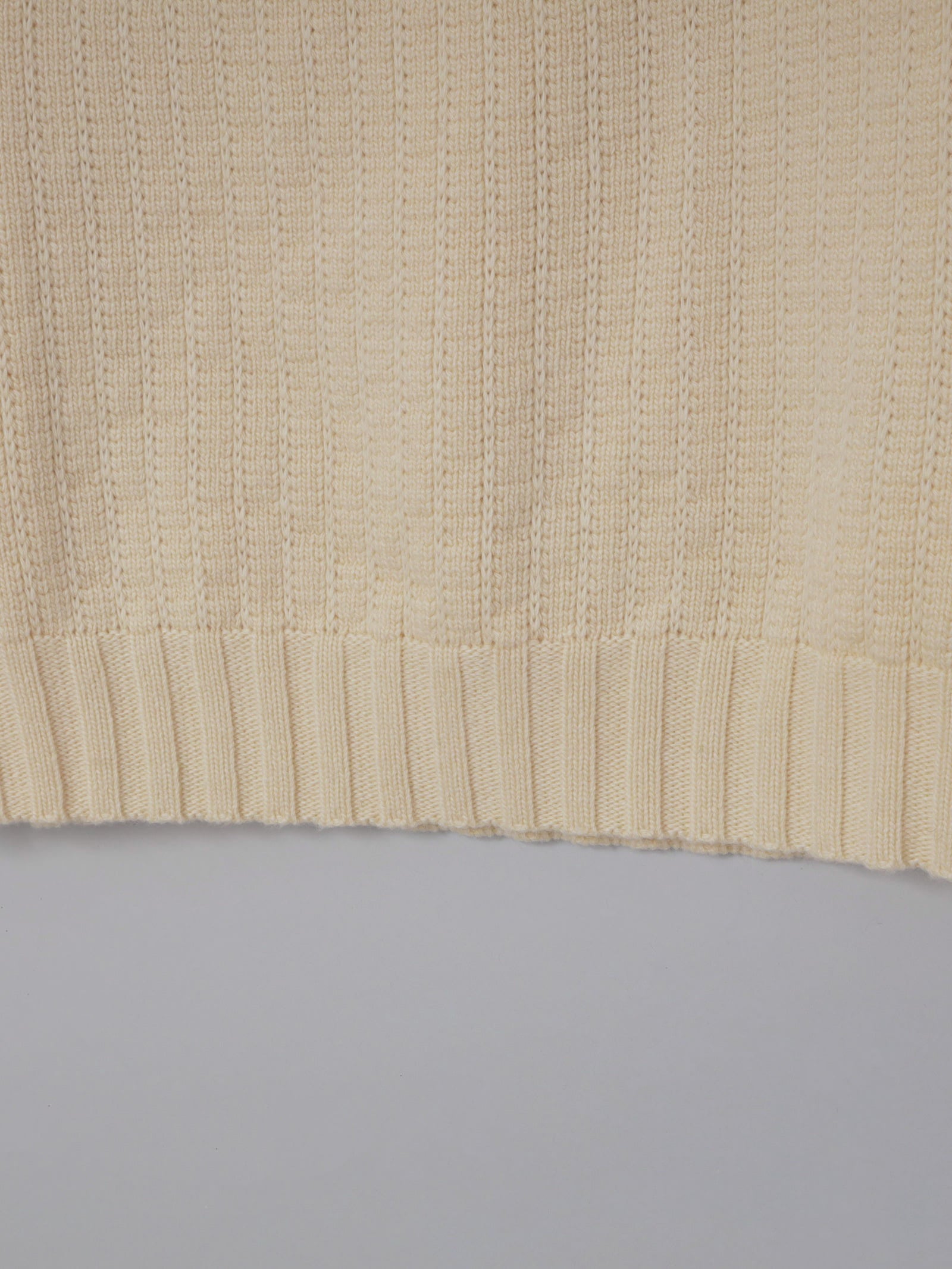 オフショルダーケーブルニットトップス